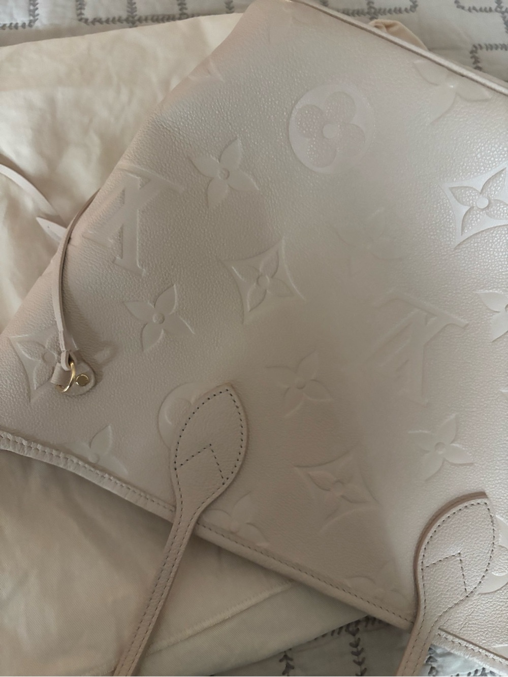 Louis Vuitton Sand Monogram Empreinte neverfull Tote with Pouch- like new - Picture 9 of 11